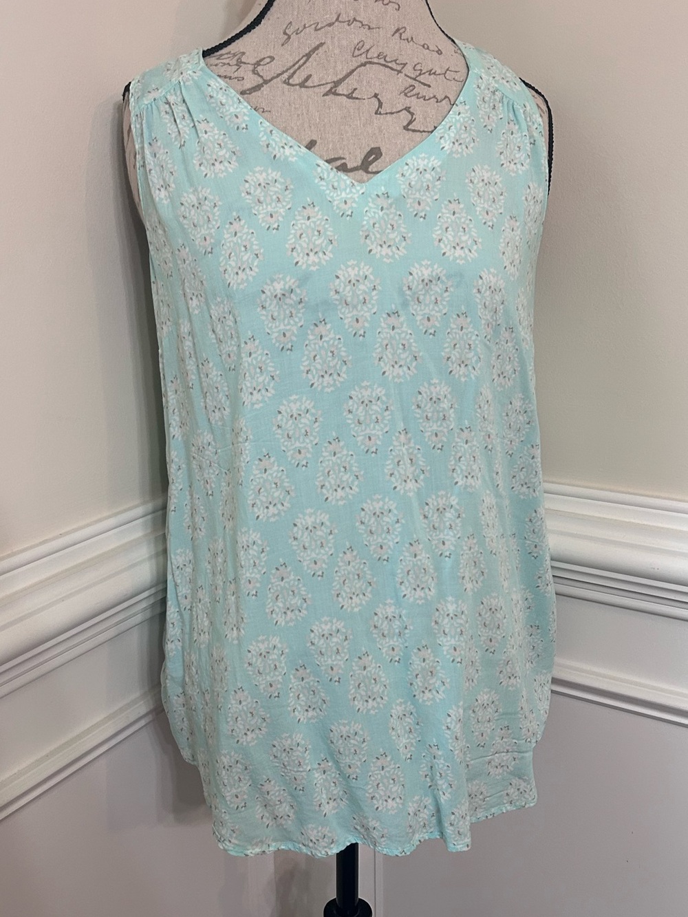 Old Navy Mint Floral V-Neck Sleeveless Camisole